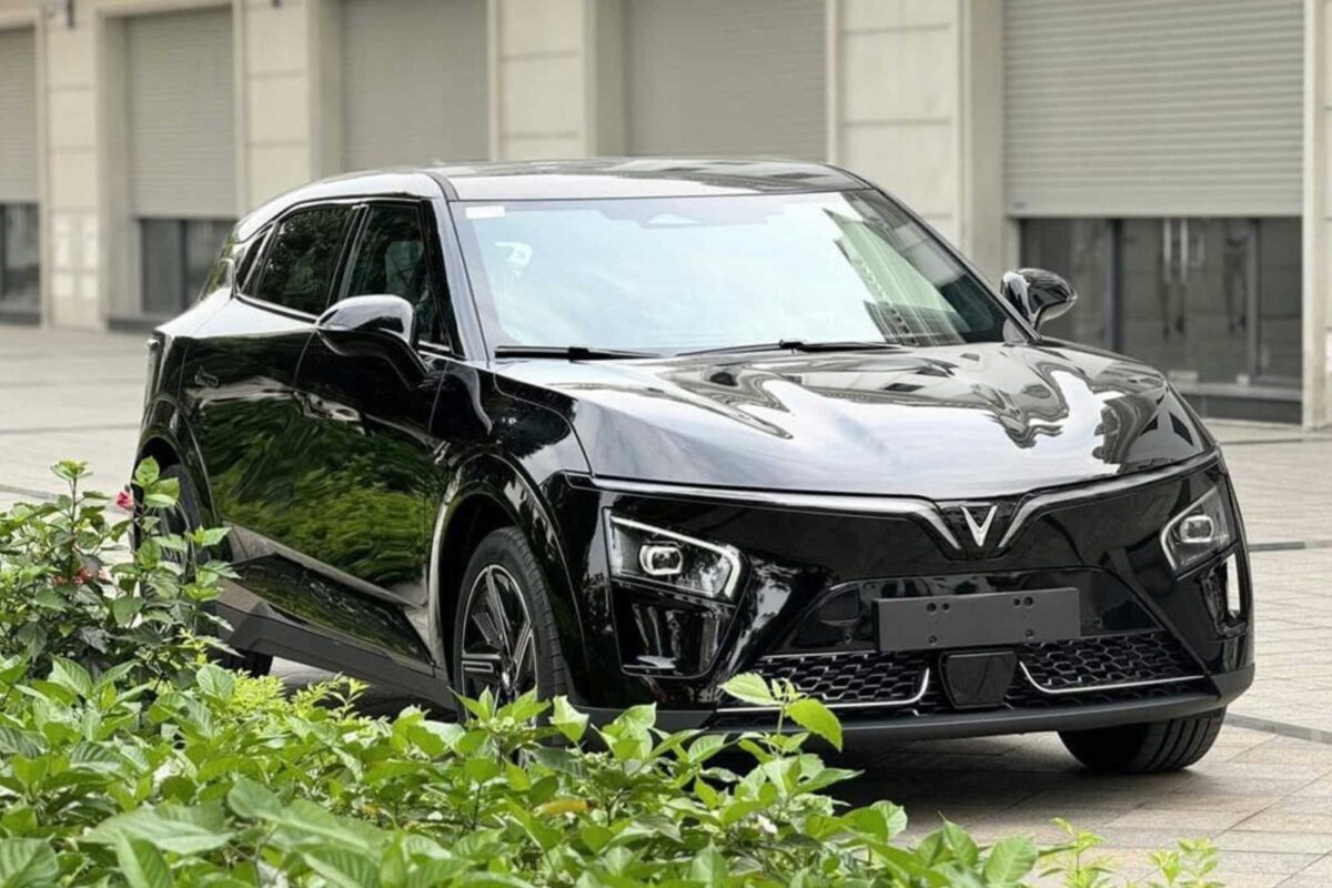 VinFast VF7