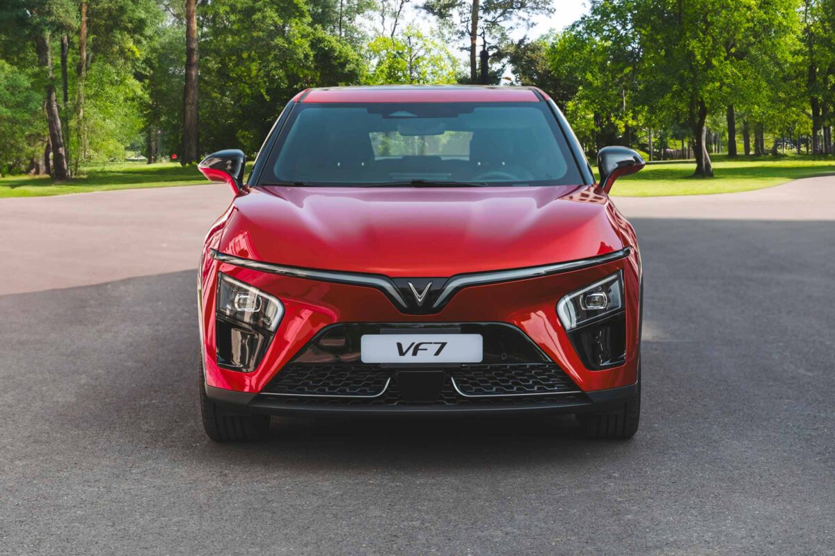 VinFast VF7