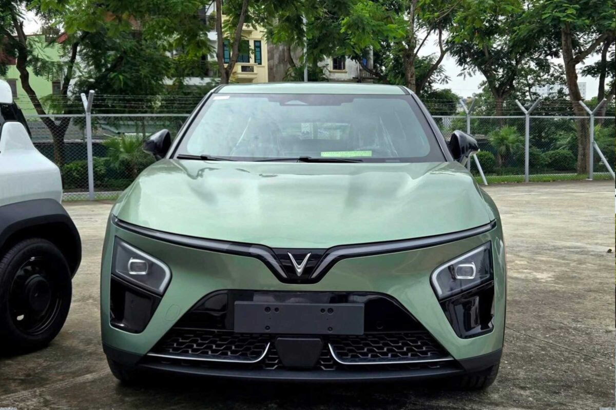 VinFast VF7