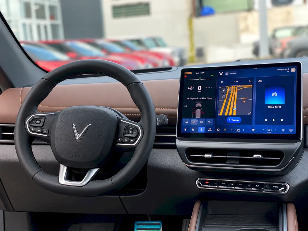 VinFast VF7