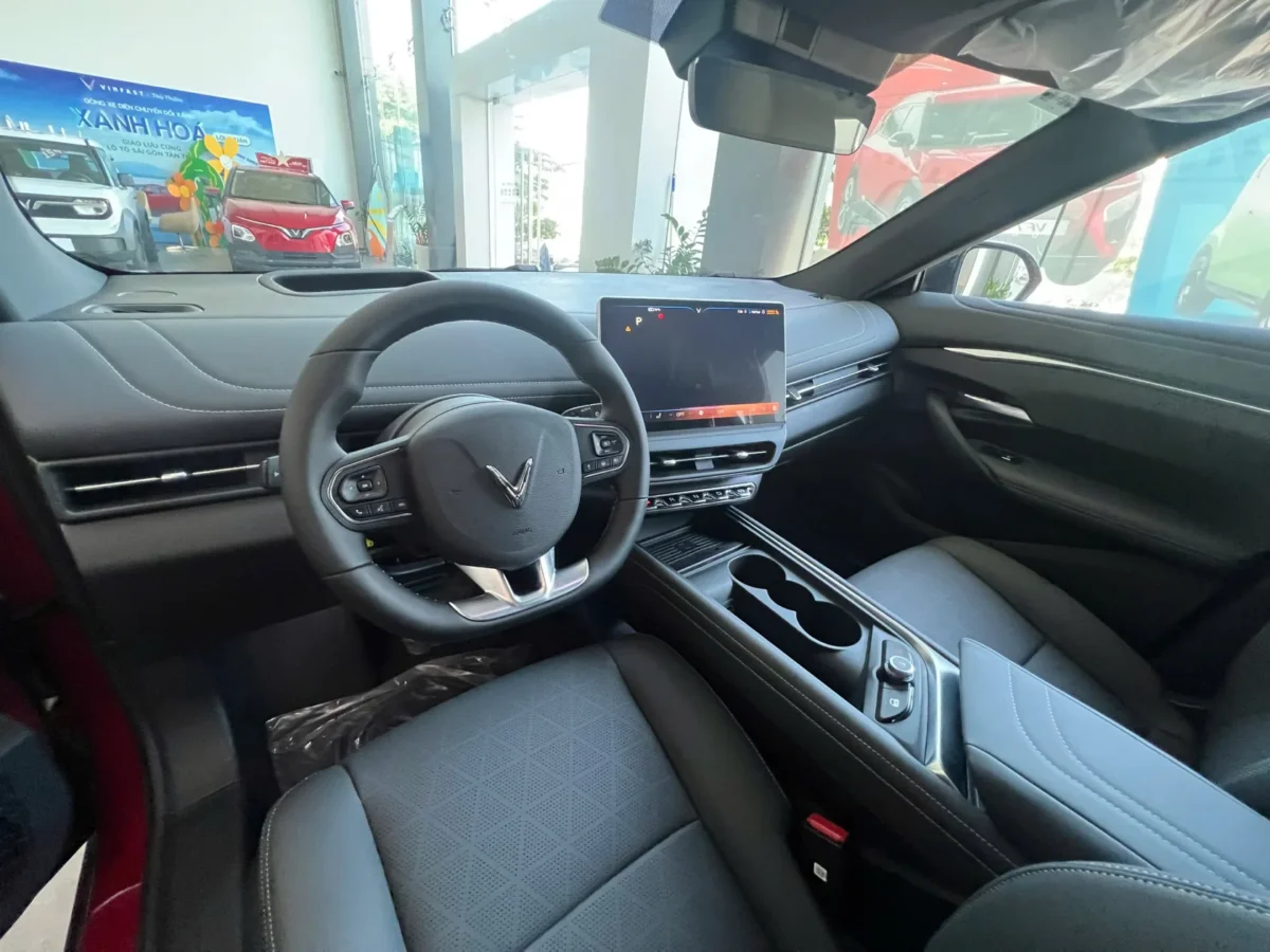VinFast VF7